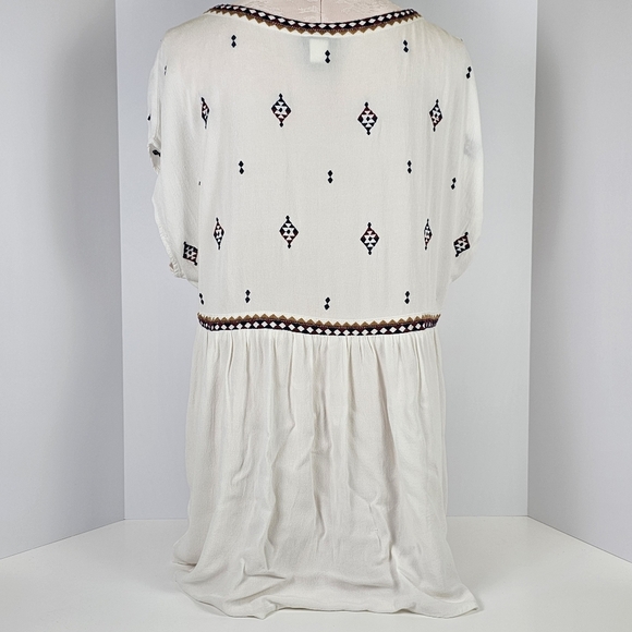 Torrid Ivory Boho Embroidered Peasant Tunic Top Women's Size 0 (Fits L/XL) - Picture 5 of 12